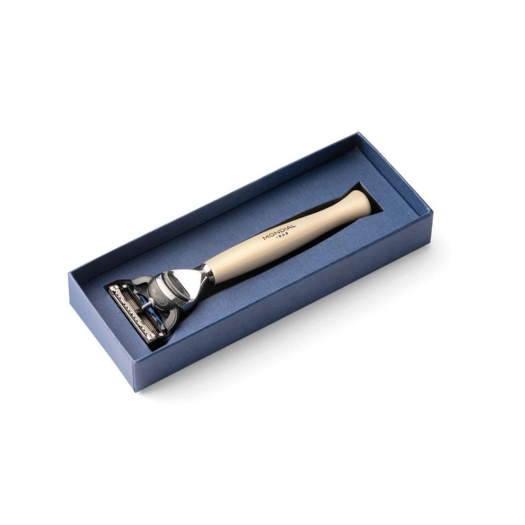 'Baylis' Cartridge Razor Handle in Ivory Resin.